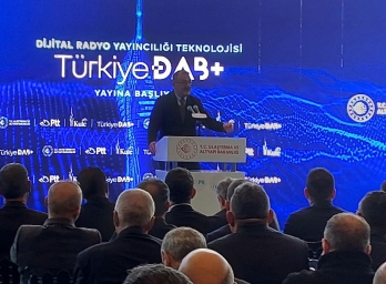 DİJİTAL AUDİO BROADCAST PLUS (DAB+)" LANSMANINDA, GERÇEKLEŞTİRİLEN TÖREN İLE DİJİTAL RADYO YAYINCILIĞININ STARTI VERİLDİ.